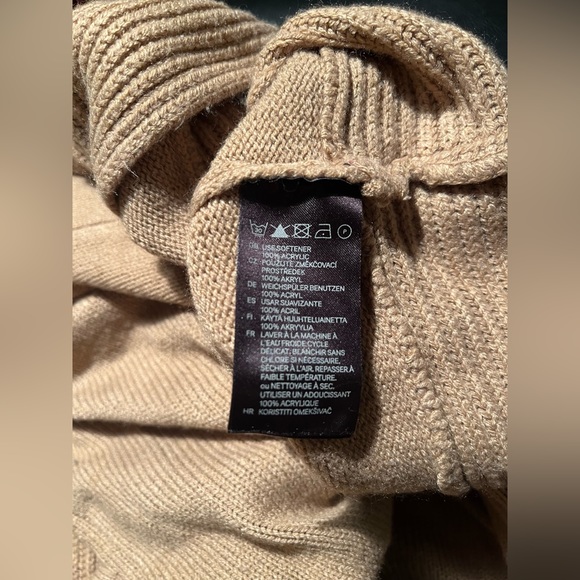 H&M Women’s size M cowl-neck sweater - Picture 5 of 5